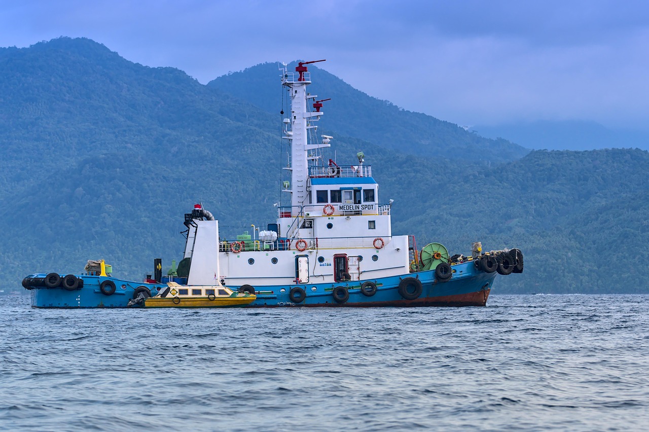 tugboat harbor marine services